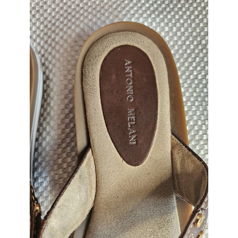 Antonio Melani Brown Leather Thong Sandal Flip Flops Gold Hardware Size 10 - Picture 2 of 7